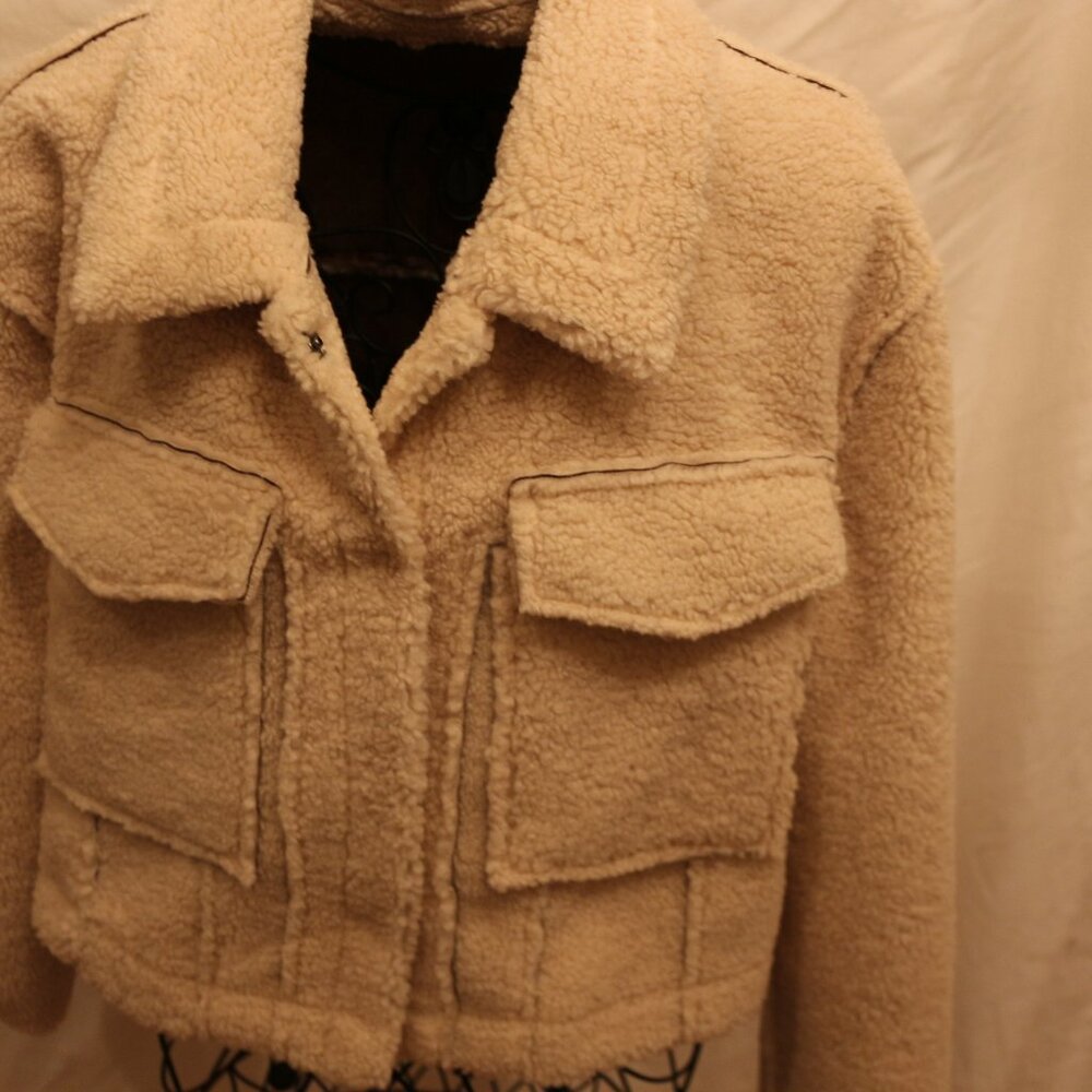 Women's Reversible Sherpa and Suede Jacket. New. - Picture 4 of 5